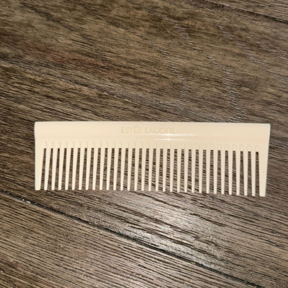 Estée Lauder Wide tooth‎ comb 6 in Travel Comb